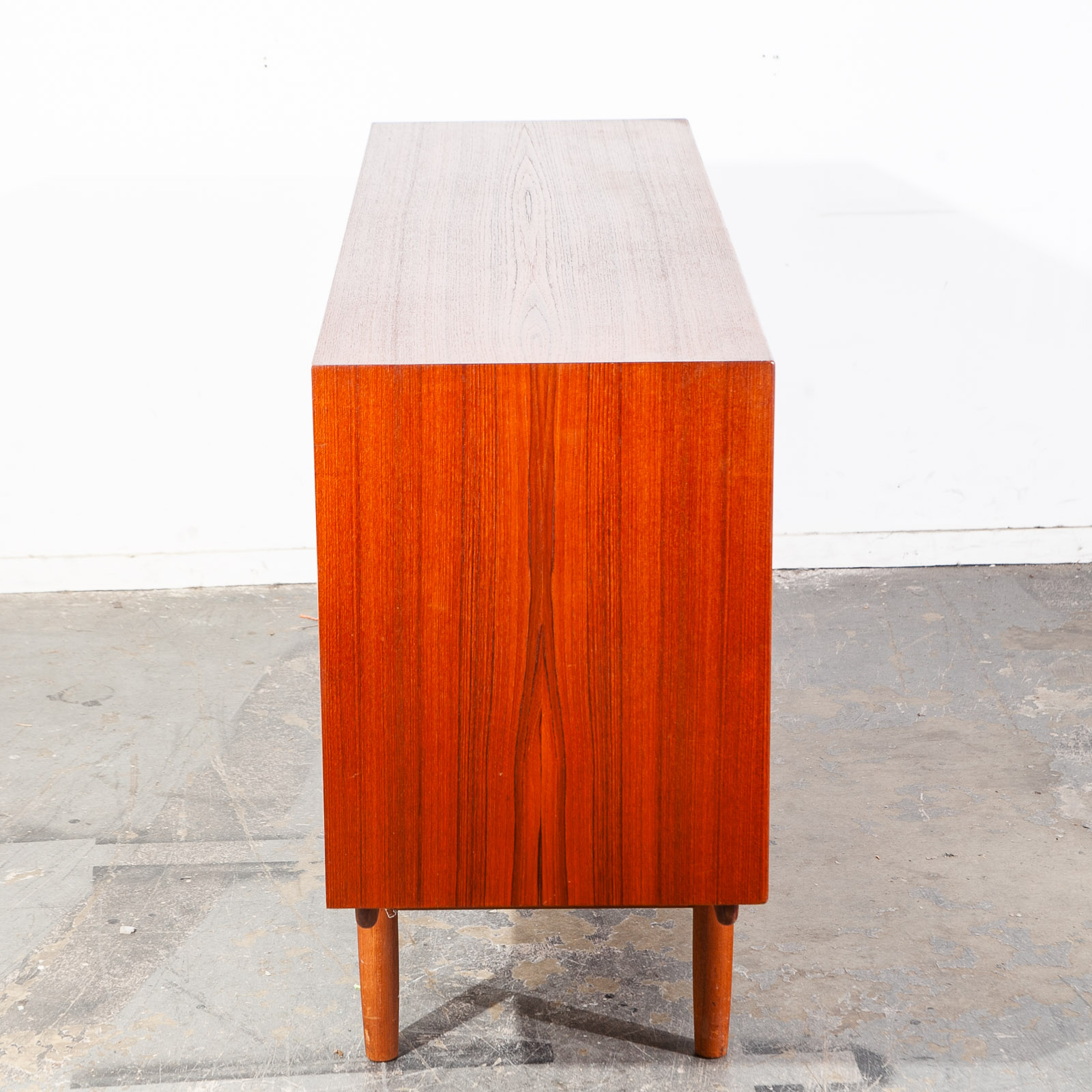Mid Century Danish Modern Dresser Credenza Teak Borge Mogensen Soborg 8 Drawer - Image 4