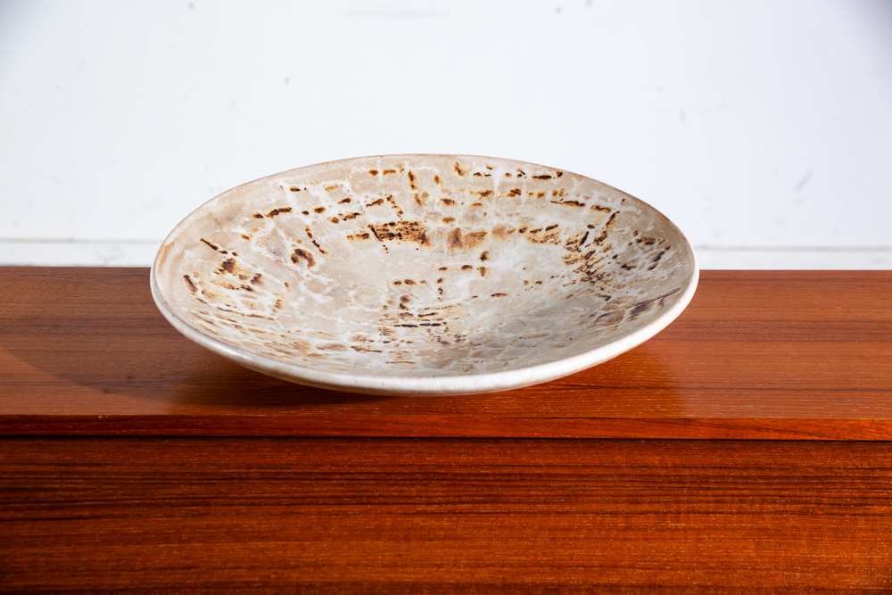 Mid Century Modern Fruit Bowl Platter Studio Ceramics Brown Tan White Round Signed - Image 2