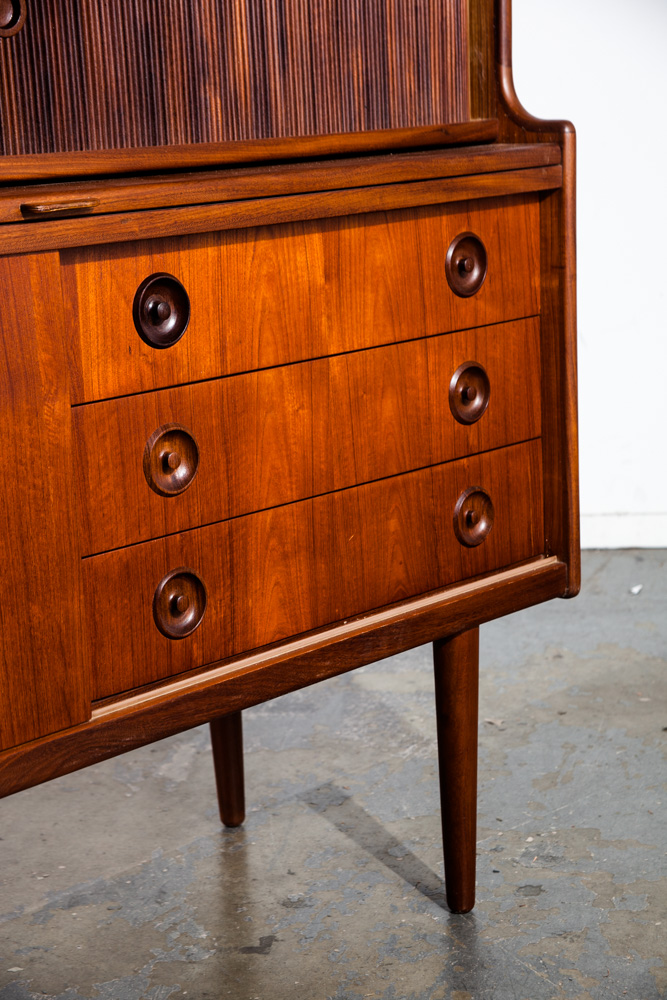 Mid Century Danish Modern Credenza Highboard Teak Johannes Andersen J Skaaning and Son Drawers Hutch Server Buffet Sliding - Image 5