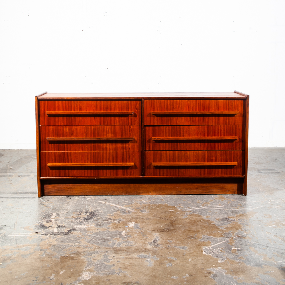 Mid Century Danish Modern Dresser 6 Drawer Credenza Solid Teak Canada Vintage VG - Image 2
