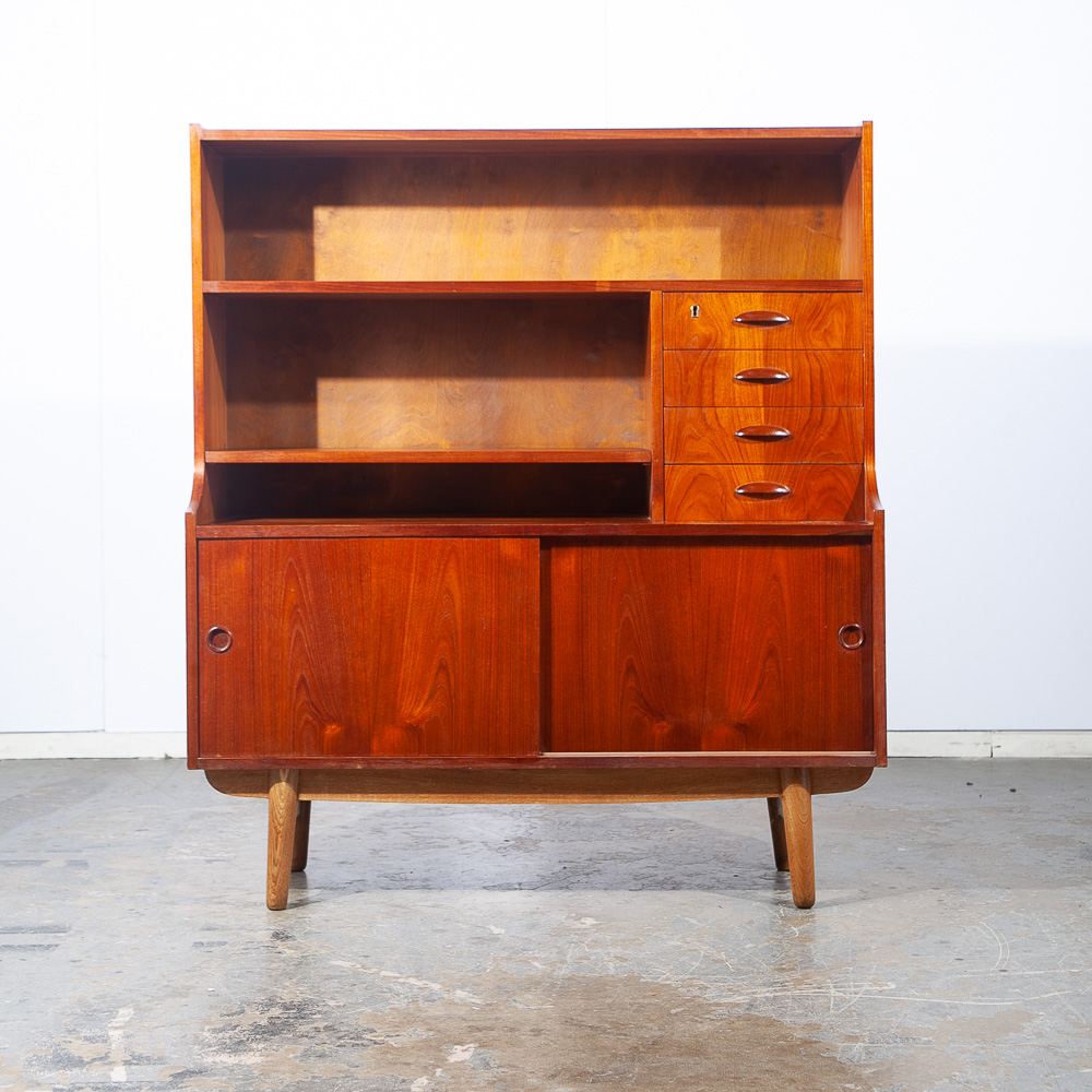 Mid Century Danish Modern Hutch Cabinet Teak Credenza Display Storage Denmark VG - Image 2