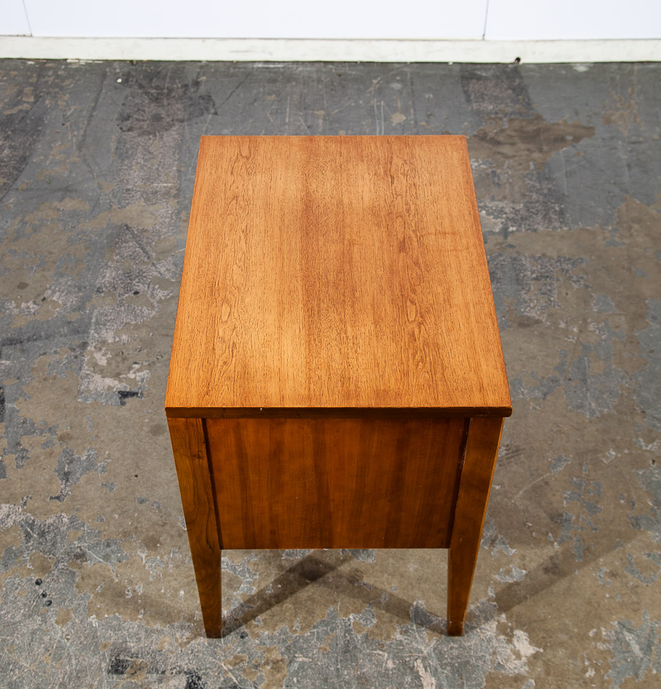 Mid Century Modern Side Table End Nightstand Entry Table Two Drawers Thomasville - Image 6