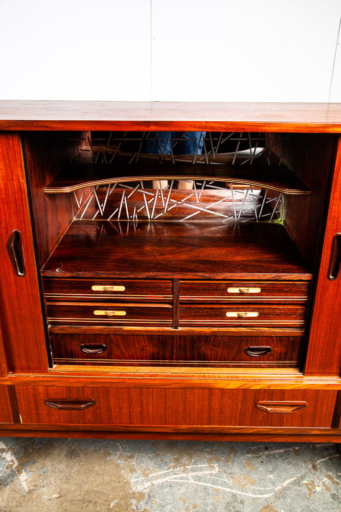 Mid Century Danish Modern Credenza Sideboard Teak Rosewood Bar Drawers Brass Mcm - Image 7