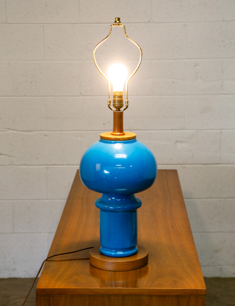 Mid Century Modern Table Lamp Art Glass Holmegaard Studio Blue Walnut Round Mcm - Image 3