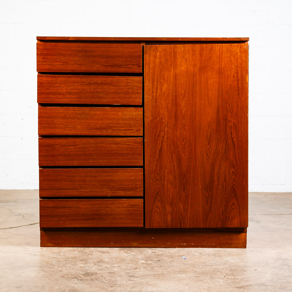 Mid Century Danish Modern Dresser Teak Gentlemans Chest 12 Drawers Denmark Mcm - Image 2