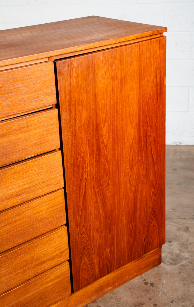 Mid Century Danish Modern Dresser Teak Gentlemans Chest 12 Drawers Denmark Mcm - Image 8