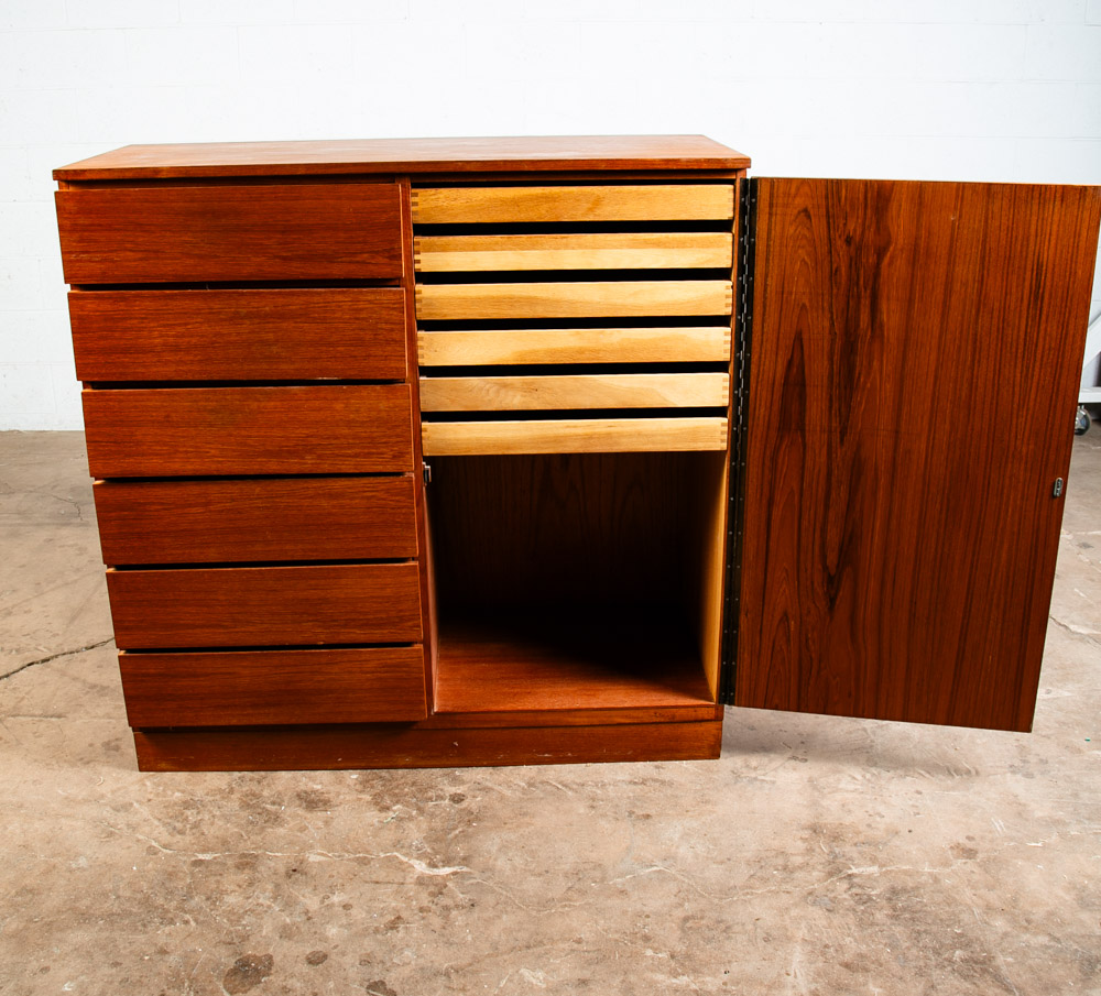 Mid Century Danish Modern Dresser Teak Gentlemans Chest 12 Drawers Denmark Mcm - Image 7