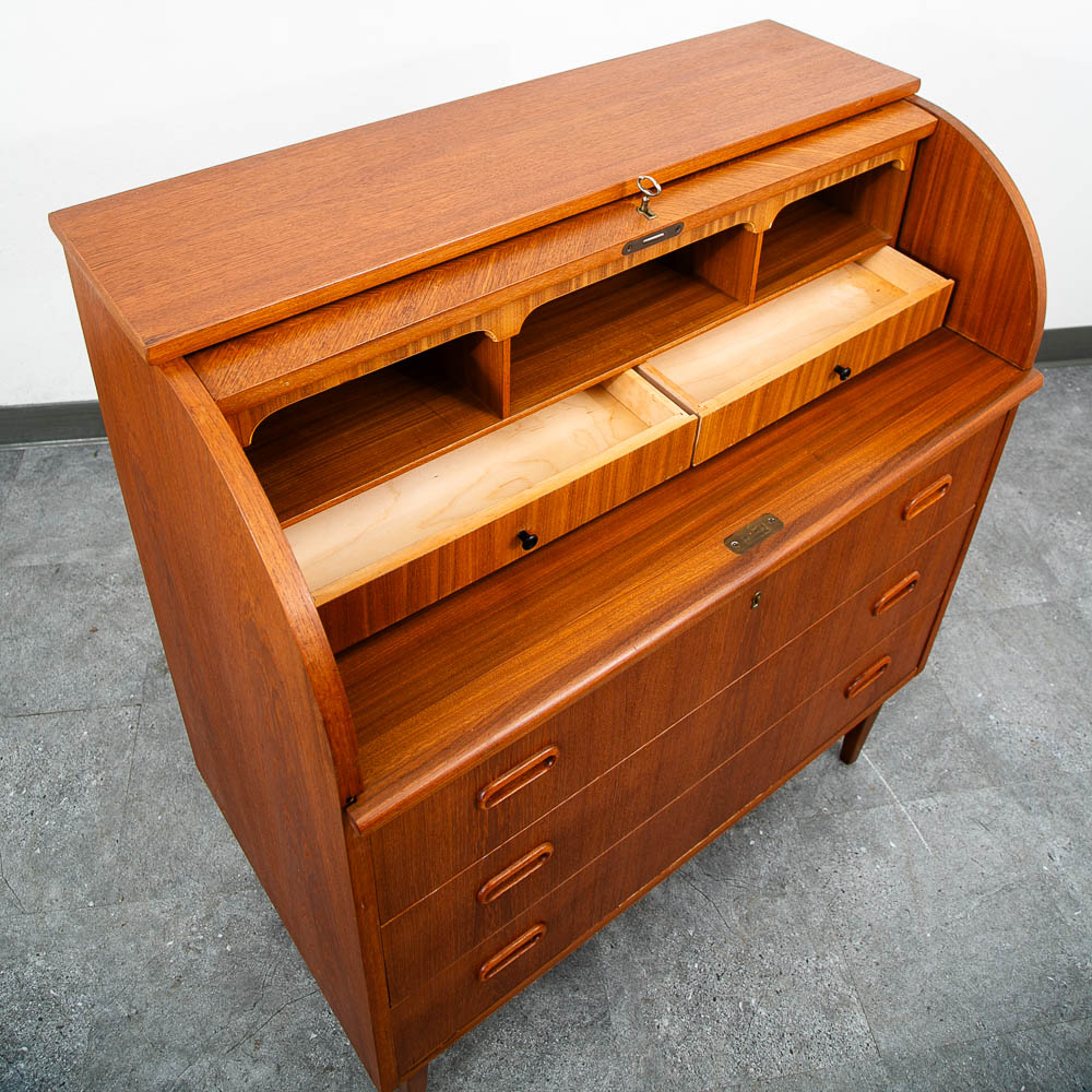Mid Century Danish Modern Desk Rolltop Secretary Teak Wood Denmark Vintage Legs - Image 4