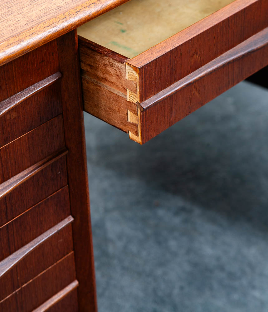 Mid Century Danish Modern Desk Executive Teak Floating 9 Drawer Bookshelf Office - Image 7