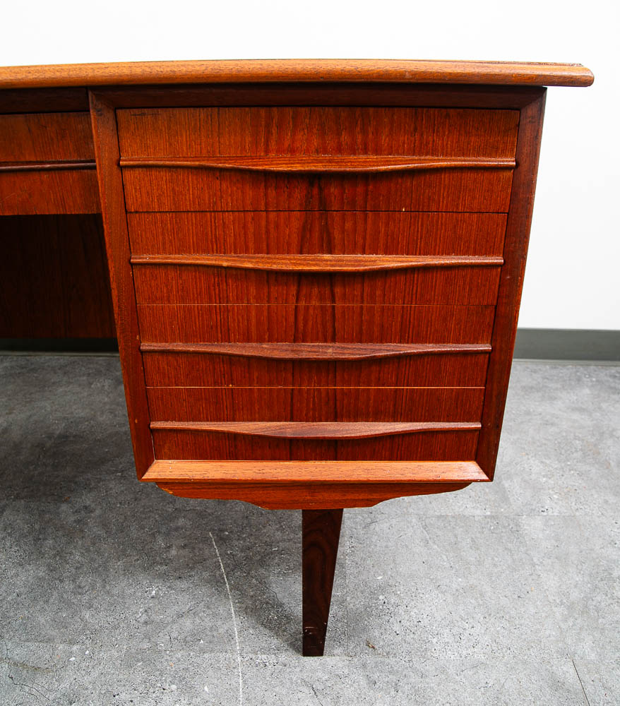 Mid Century Danish Modern Desk Executive Teak Floating 9 Drawer Bookshelf Office - Image 12