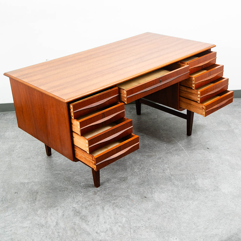 Mid Century Danish Modern Desk Executive Teak Floating 9 Drawer Bookshelf Office - Image 8
