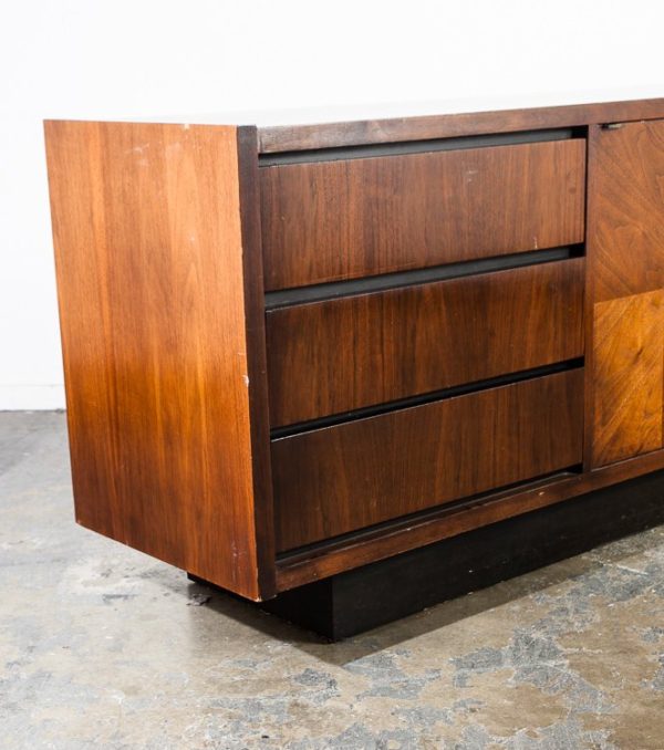 Mid Century Modern Dresser Credenza Lane Drexel Walnut Sideboard Vintage Danish Martinsville Brown Saltman Wide Cabinet 6 Drawer - Image 3