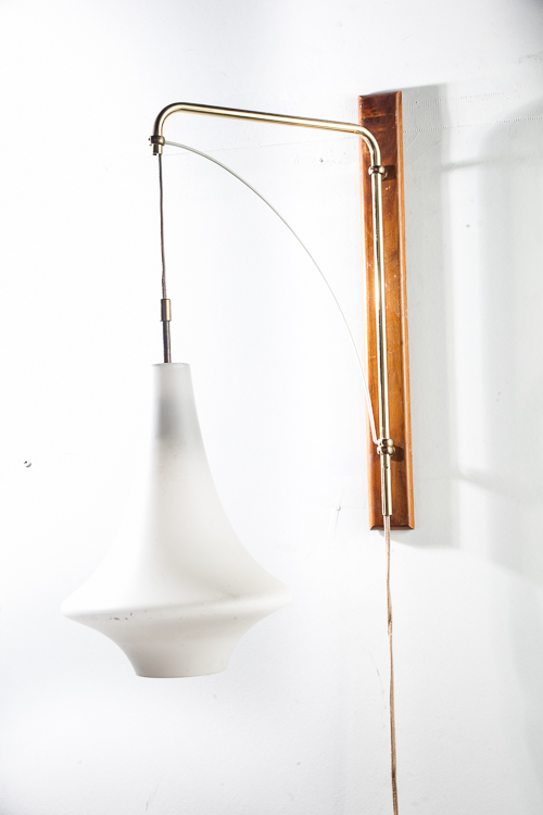 Mid Century Modern Lamp Wall Sconce Gerald Thurston Lightolier Brass Glass Wood - Image 2