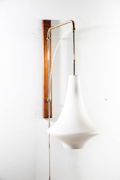 Mid Century Modern Lamp Wall Sconce Gerald Thurston Lightolier Brass Glass Wood