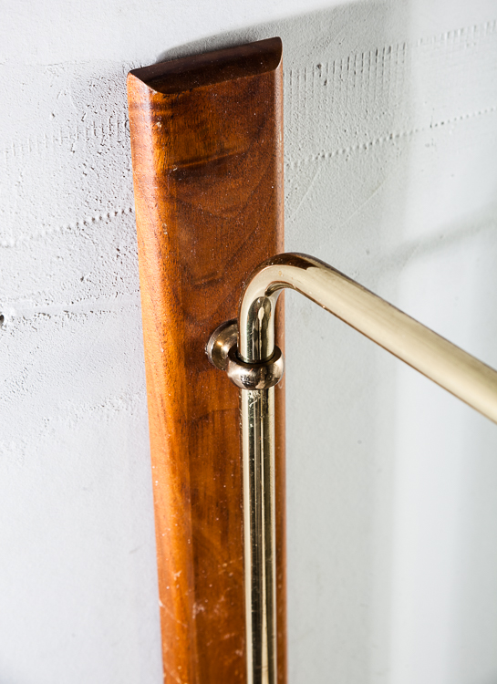 Mid Century Modern Lamp Wall Sconce Gerald Thurston Lightolier Brass Glass Wood