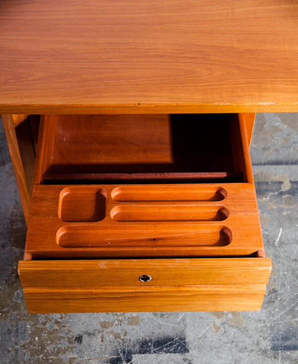 Mid Century Danish Modern Desk Executive Cado Teak Denmark Large Vintage Drawers Office Locking - Image 12