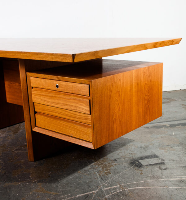 Mid Century Danish Modern Desk Executive Cado Teak Denmark Large Vintage Drawers Office Locking - Image 6