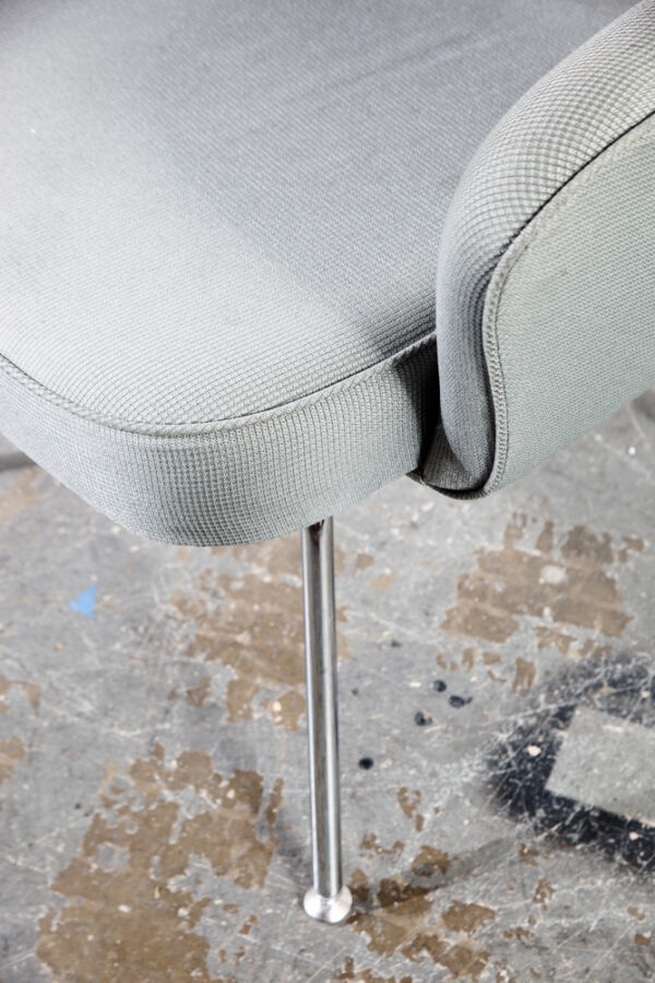 Mid Century Modern Armchair Knoll Inc Eero Saarinen Executive Arm Chair Vintage Gray Metal - Image 9