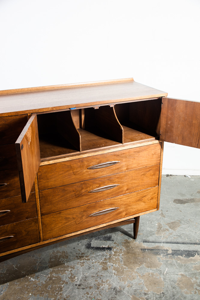 Mid Century Modern Dresser Gentlemans Chest Drawers Broyhill Sculptra Magna Mcm Brasilia Restored Vintage Danish - Image 4