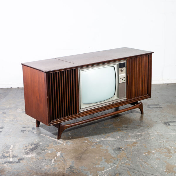 Mid Century Modern Stereo Console RCA Victor Record Player Radio Danish Solid Walnut Working Serviced Color TV - Image 2