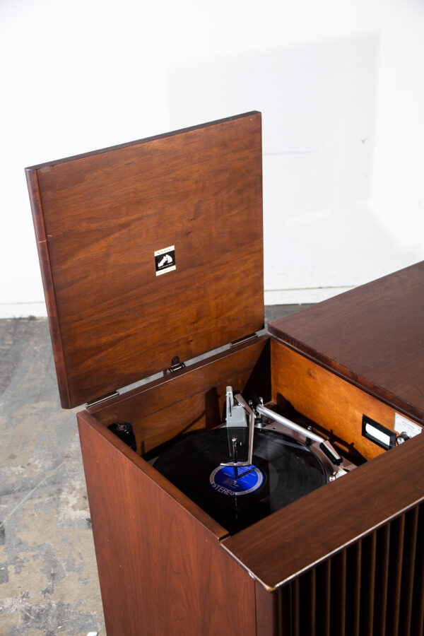 Mid Century Modern Stereo Console RCA Victor Record Player Radio Danish Solid Walnut Working Serviced Color TV - Image 4
