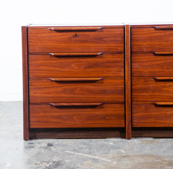 Mid Century Modern Dresser Chest Barzilay 8 Drawer Walnut Vintage Wood Compact - Image 9