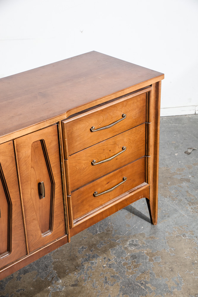 Mid Century Modern Credenza Dresser Cherry Wide Low Bassett Vintage Sideboard Nm Diamond Front - Image 6