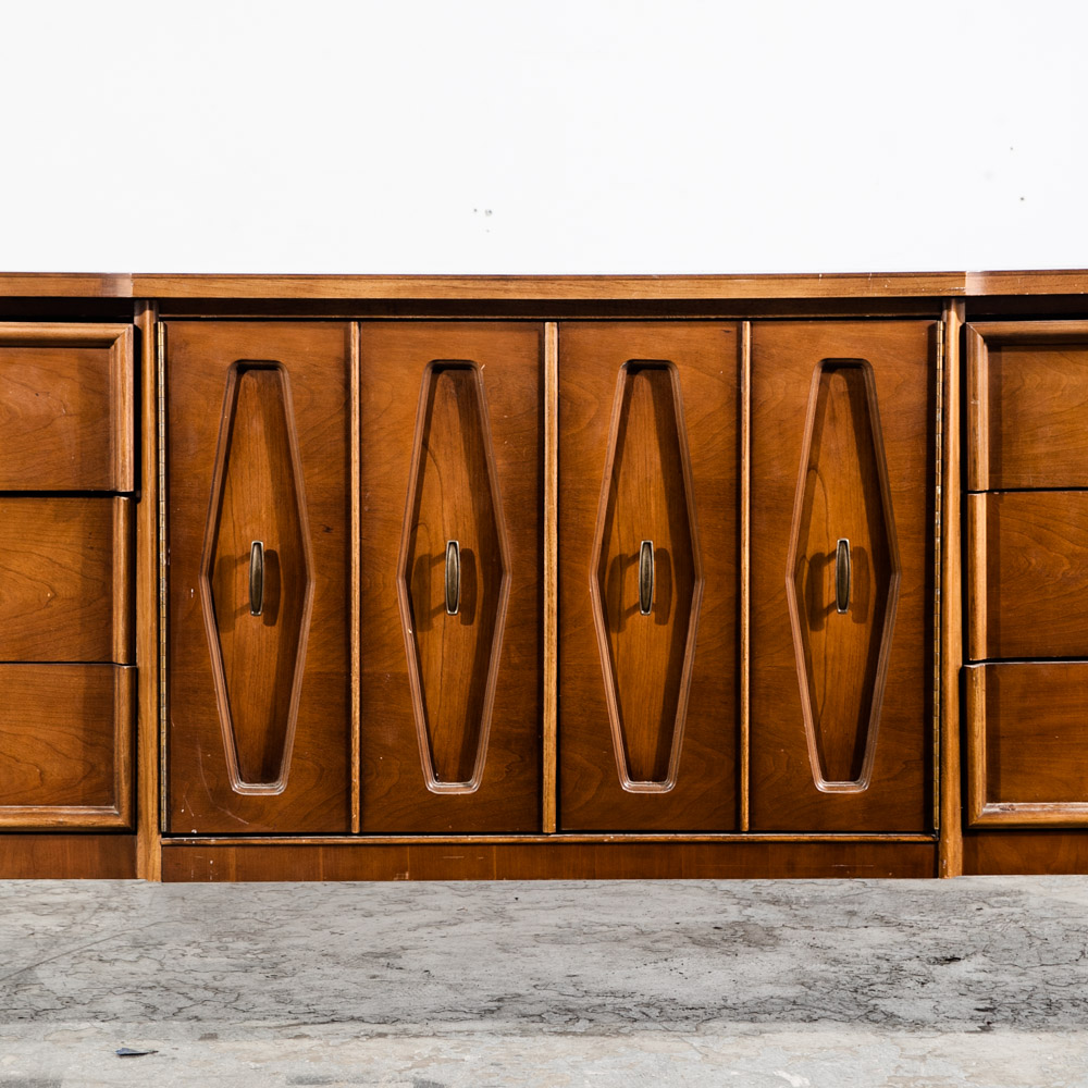 Mid Century Modern Credenza Dresser Cherry Wide Low Bassett Vintage Sideboard Nm Diamond Front - Image 4