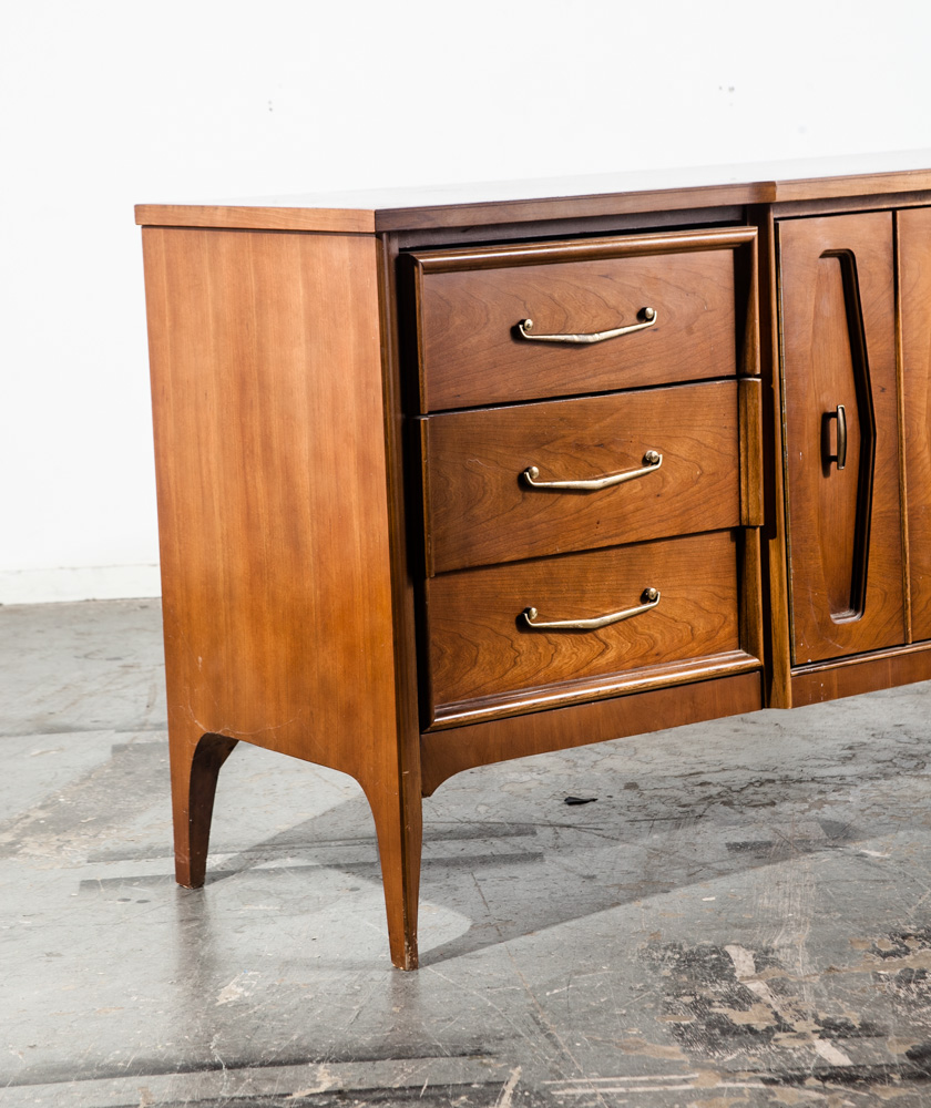 Mid Century Modern Credenza Dresser Cherry Wide Low Bassett Vintage Sideboard Nm Diamond Front - Image 9