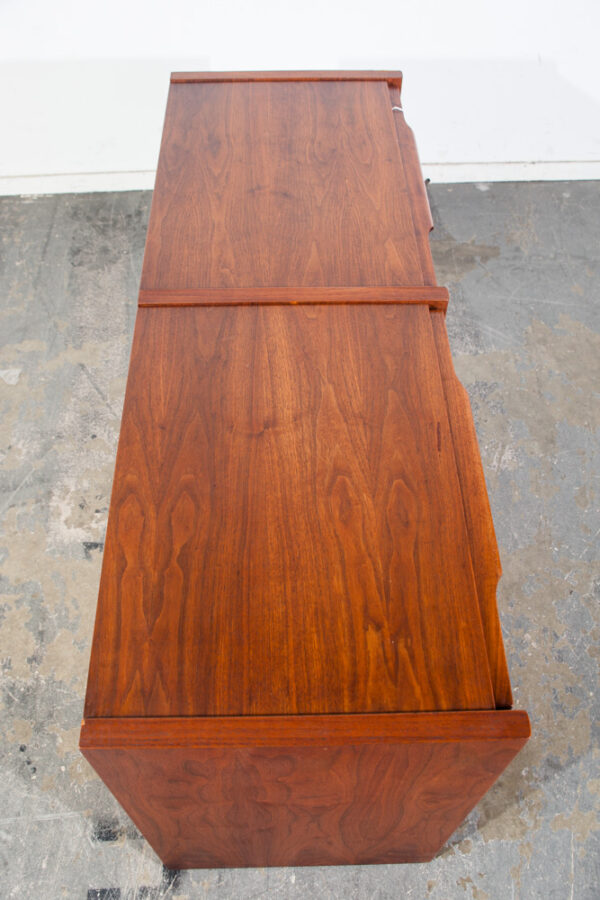 Mid Century Modern Dresser Chest Barzilay 8 Drawer Walnut Vintage Wood Compact - Image 4