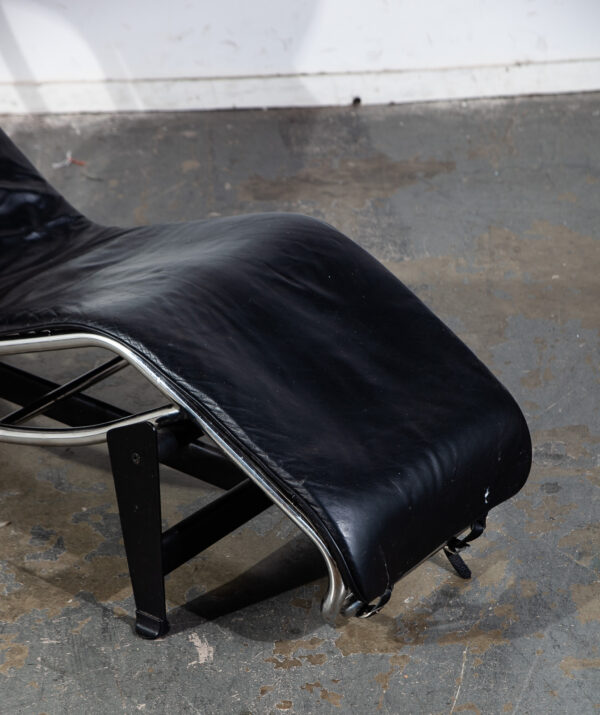 Mid Century Modern Chaise Lounge Chair Black Leather Le Corbusier Vintage LC4 - Image 6