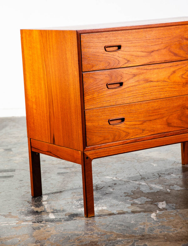 Mid Century Danish Modern Chest Drawers Dresser Teak Arne Wahl Iversen Denmark 3 Compact Small - Image 7