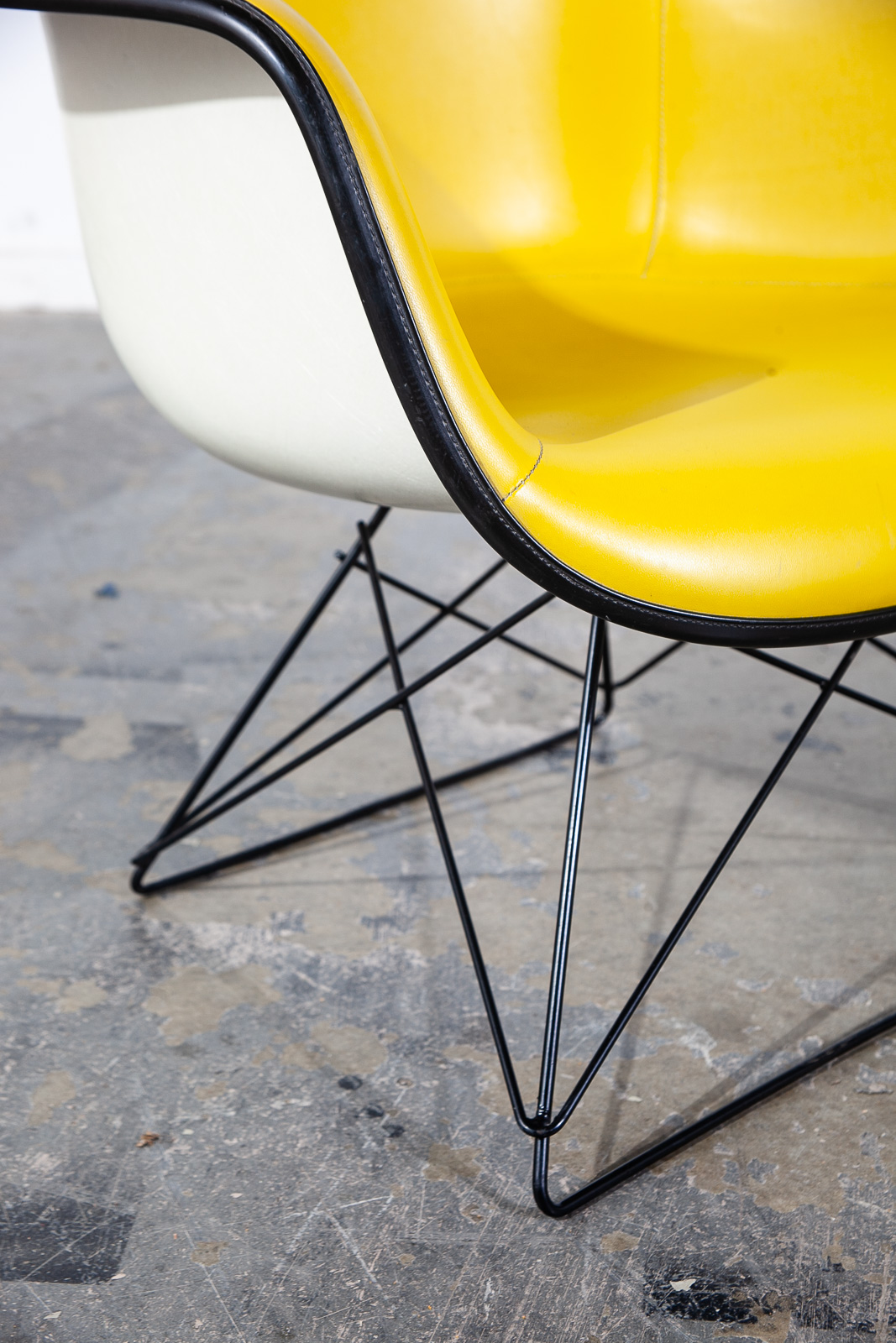 Mid century modern Lounge Chair Herman Miller Lemon Yellow Black White Cats Cradle Mcm Fiberglass - Image 12