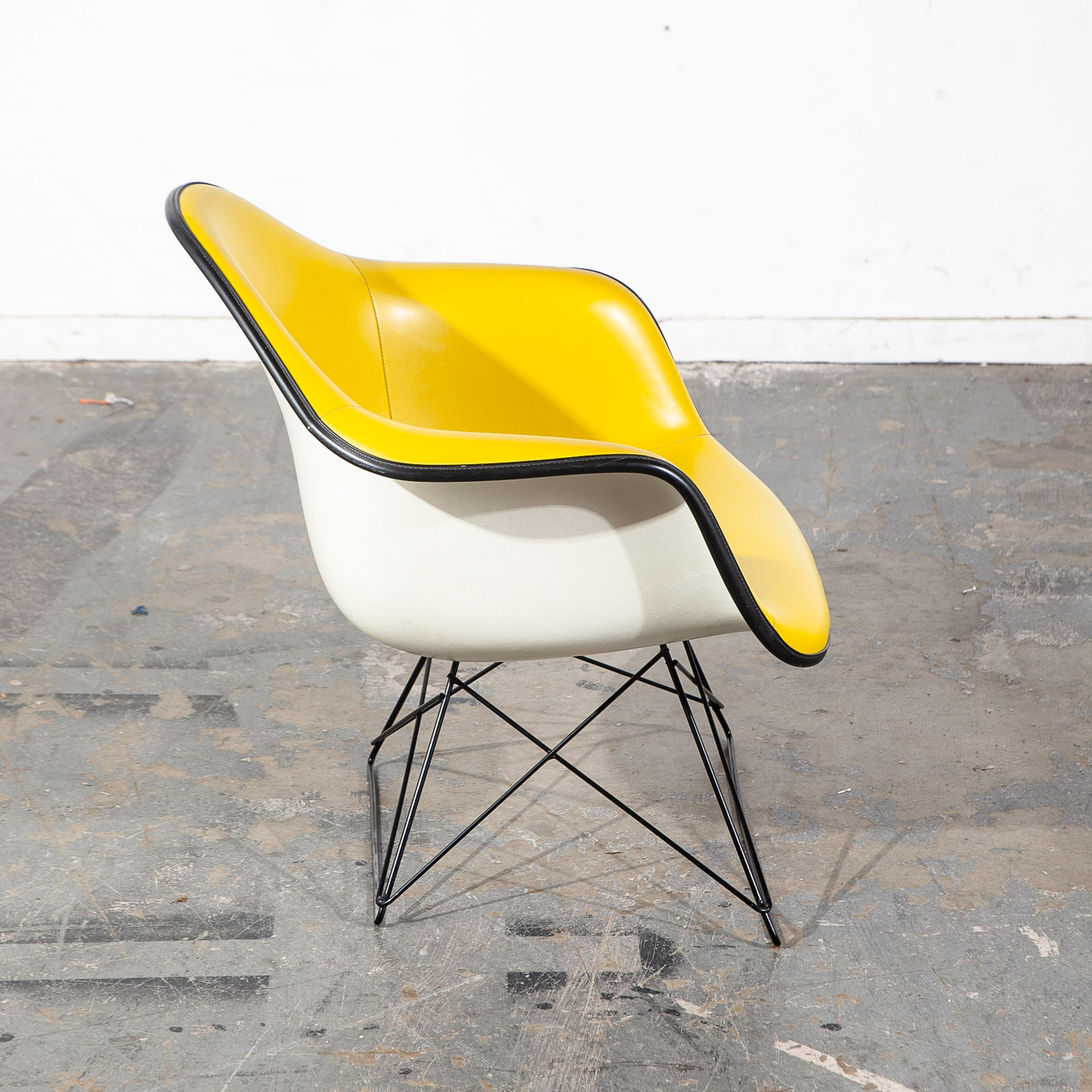Mid century modern Lounge Chair Herman Miller Lemon Yellow Black White Cats Cradle Mcm Fiberglass - Image 2
