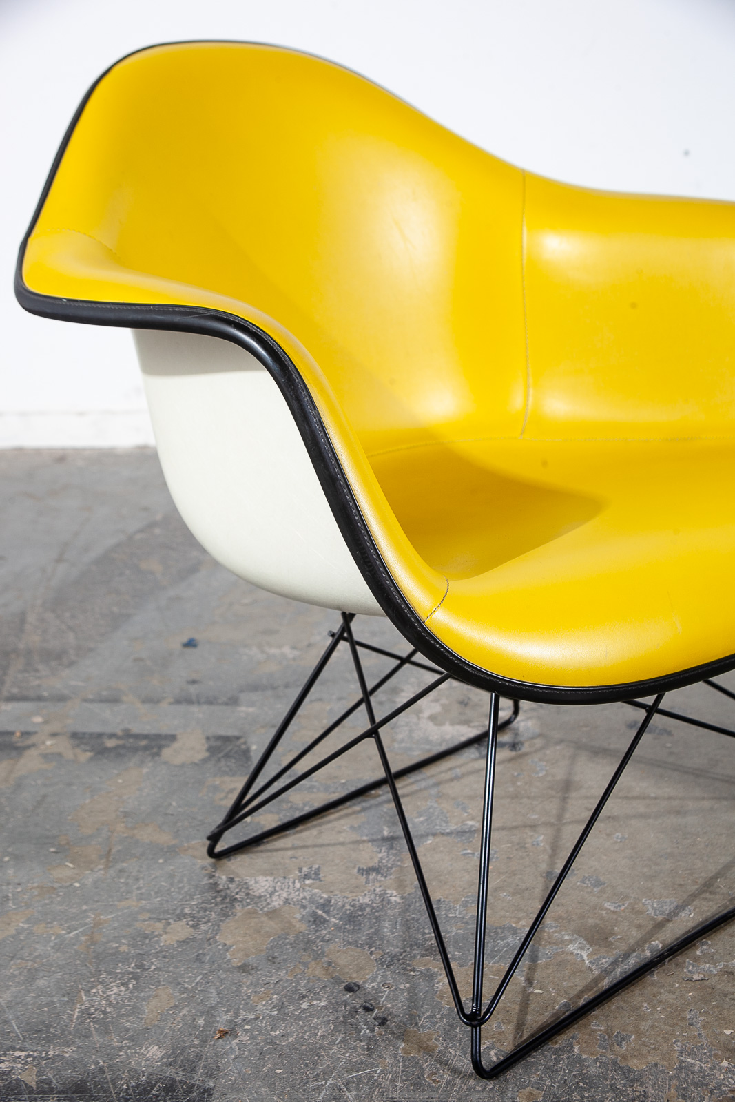 Mid century modern Lounge Chair Herman Miller Lemon Yellow Black White Cats Cradle Mcm Fiberglass - Image 8