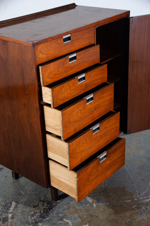 Mid Century Modern Dresser Gentleman's Chest Founders Walnut Drexel Vintage - Image 4