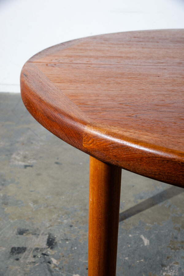 Mid Century Danish Modern Dining Table Round Teak Vejle Stole Expanding Leaf x2 MCM Restored Demark Kitchen Vintage - Image 9