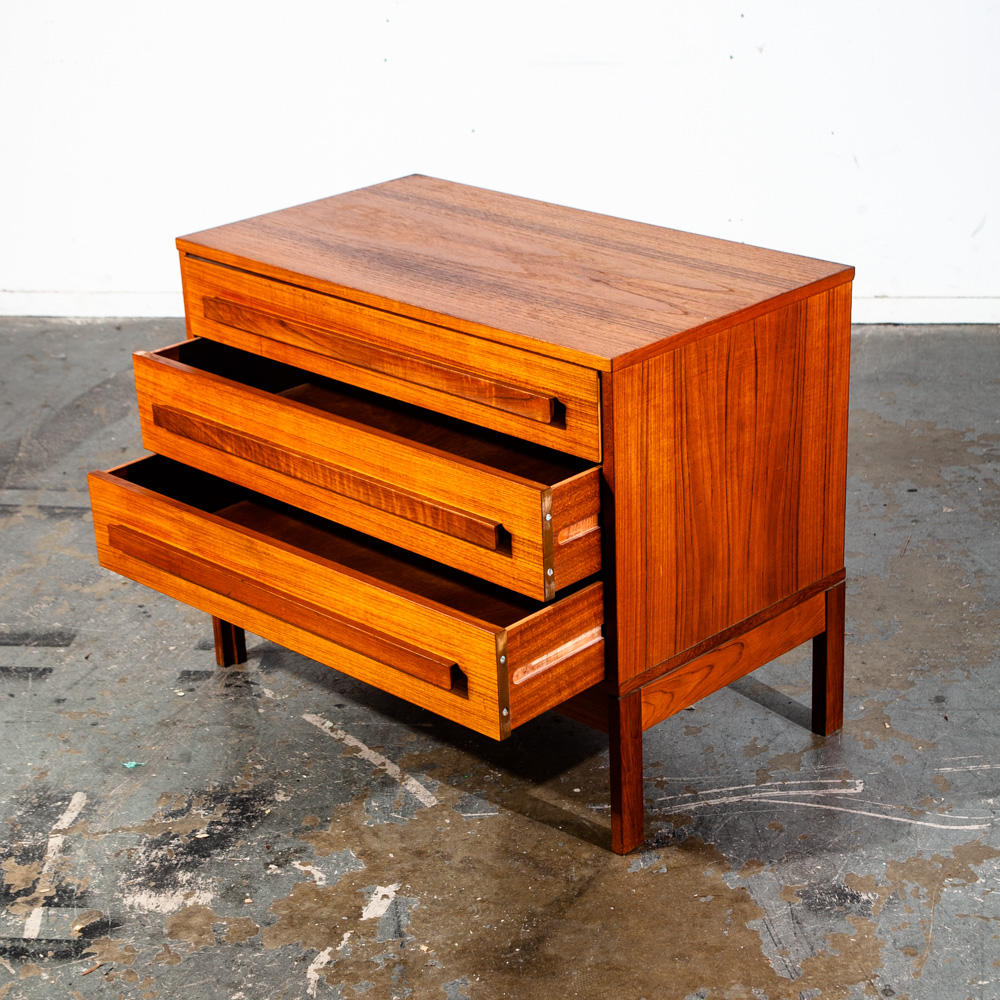 Mid Century Danish Modern Dresser Chest Drawers Solid Teak 3 Drawer Denmark Low Control Vintage - Image 3