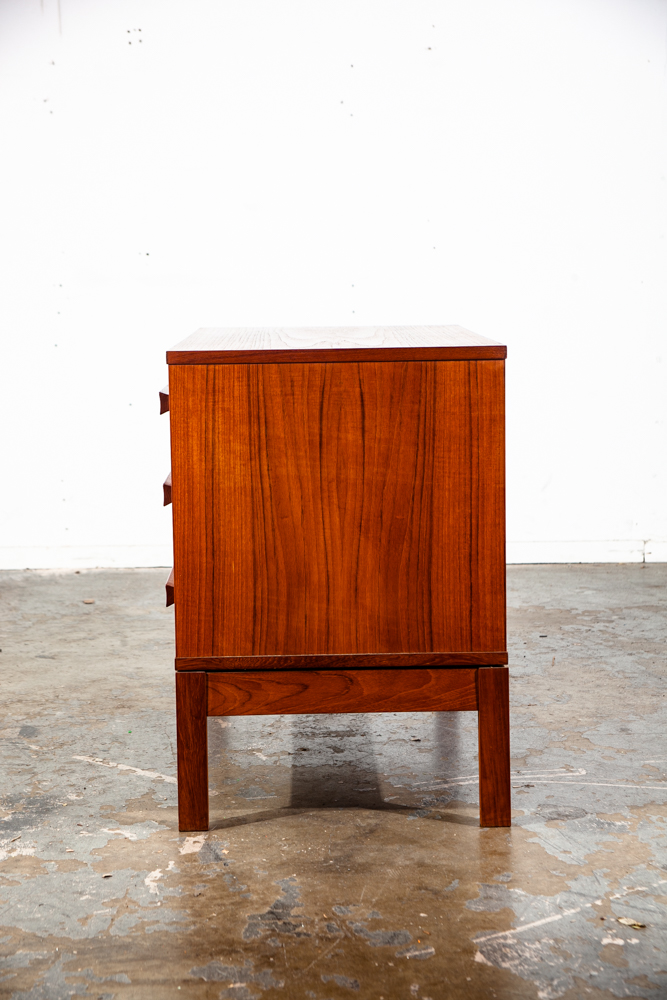 Mid Century Danish Modern Dresser Chest Drawers Solid Teak 3 Drawer Denmark Low Control Vintage - Image 7