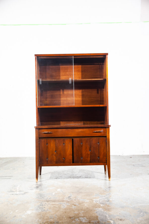 Mid Century Modern China Cabinet Broyhill Saga Emphasis Hitch Sliding Glass Vintage Danish Denmark Cabinet Display - Image 11