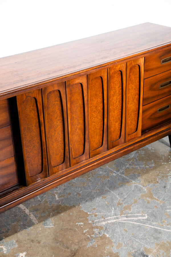Mid Century Modern Dresser Credenza Kent Coffey 9 Drawer Sculpted Walnut Vintage Danish Large Wide Media Sliding Doors - Image 7