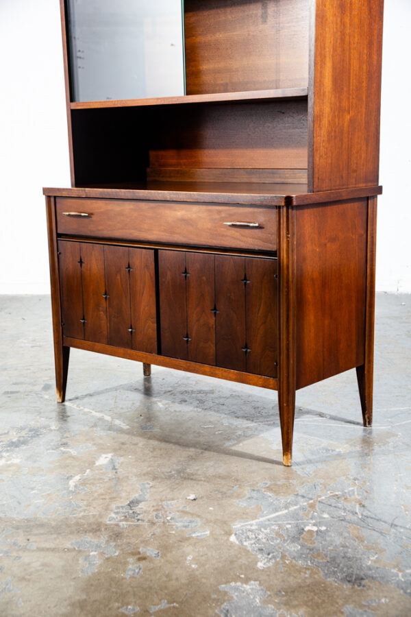 Mid Century Modern China Cabinet Broyhill Saga Emphasis Hitch Sliding Glass Vintage Danish Denmark Cabinet Display - Image 6