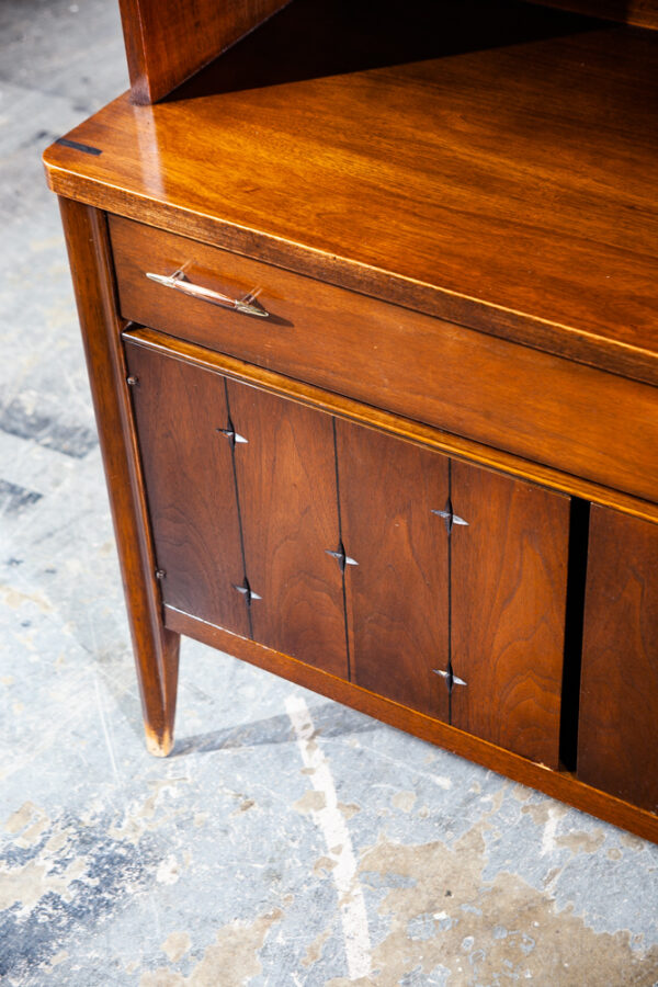 Mid Century Modern China Cabinet Broyhill Saga Emphasis Hitch Sliding Glass Vintage Danish Denmark Cabinet Display - Image 4