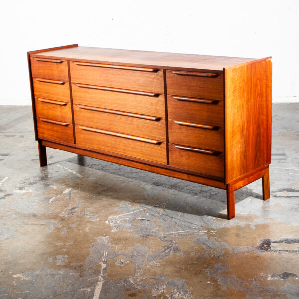 Mid Century Modern Dresser Credenza 12 Drawer Large Solid Walnut Danish Denmark Vintage - Image 5