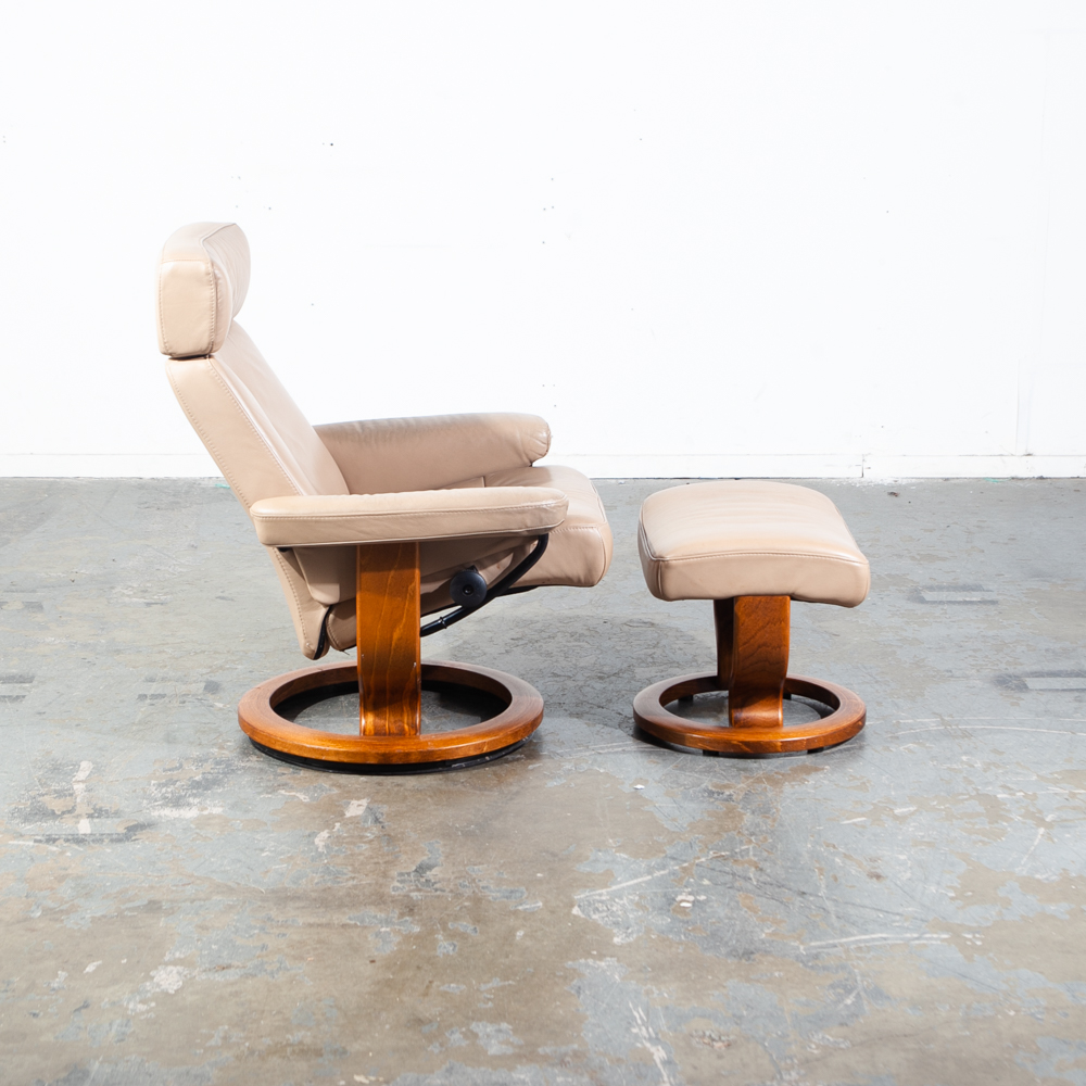 Mid Century Danish Modern Lounge Chair Ekornes Stressless Tan Ottoman Recliner Denmark Norway Norweigan Vintage Armchair - Image 4