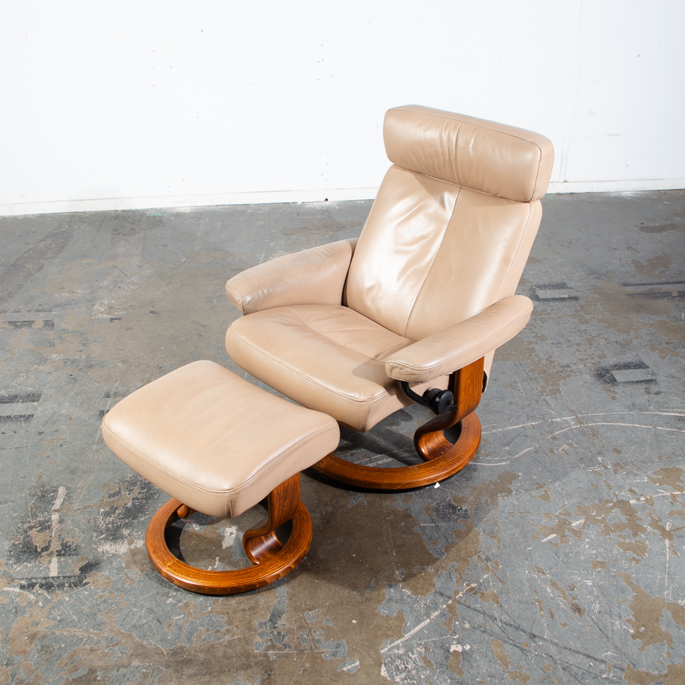 Mid Century Danish Modern Lounge Chair Ekornes Stressless Tan Ottoman Recliner Denmark Norway Norweigan Vintage Armchair - Image 9