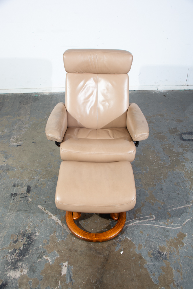 Mid Century Danish Modern Lounge Chair Ekornes Stressless Tan Ottoman Recliner Denmark Norway Norweigan Vintage Armchair - Image 5
