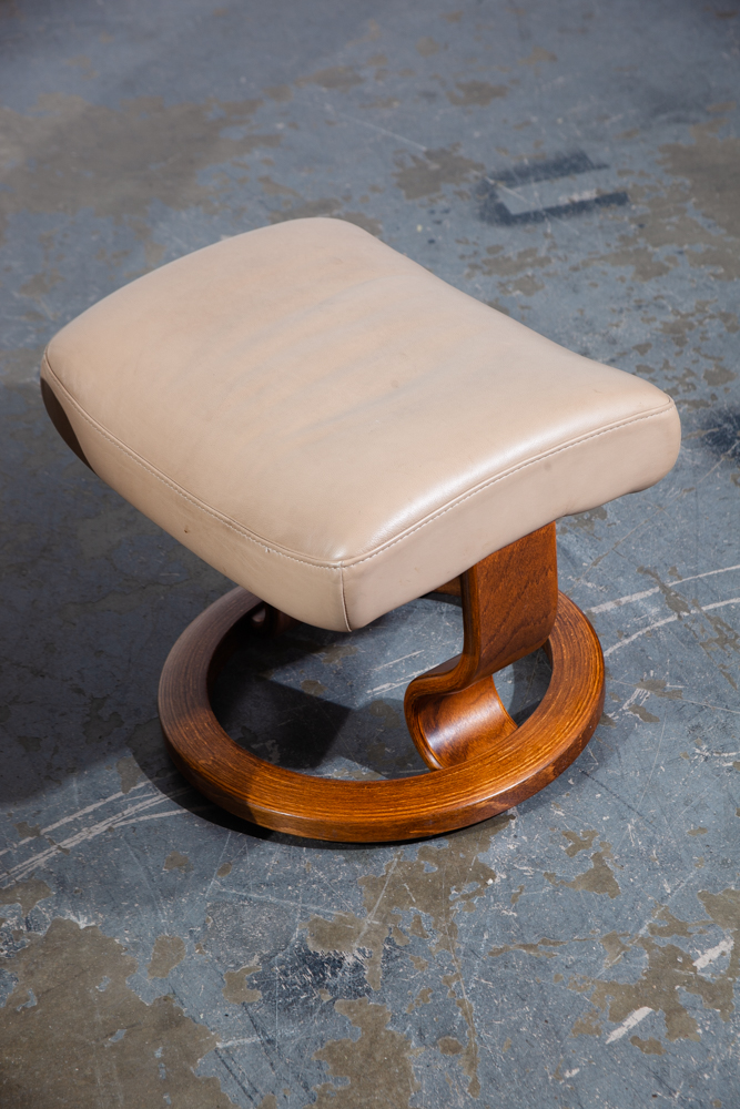 Mid Century Danish Modern Lounge Chair Ekornes Stressless Tan Ottoman Recliner Denmark Norway Norweigan Vintage Armchair - Image 11