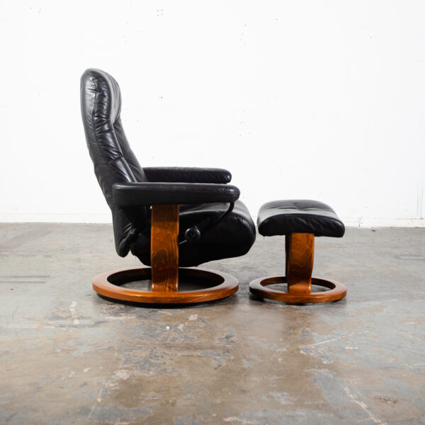 Mid Century Danish Modern Lounge Chair Ekornes Stressless Black Ottoman Recliner Vintage Armchair Teak Wood - Image 2