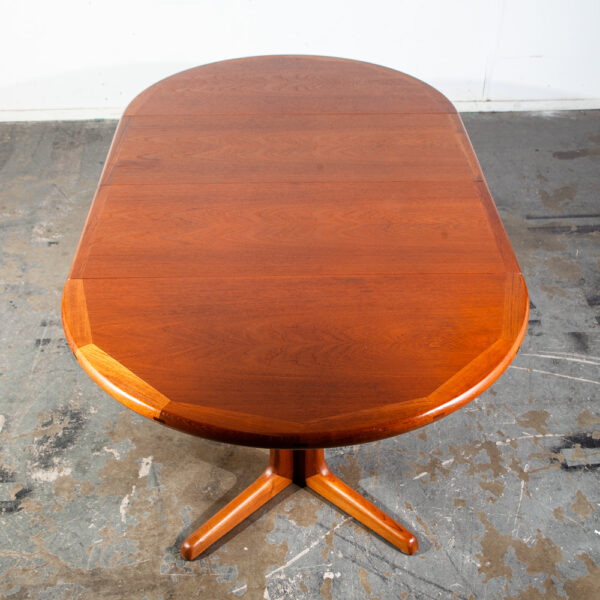 Mid Century Danish Modern Dining Table Benny Linden Teak Expanding Leaf x2 Round Denmark Expansion Oval